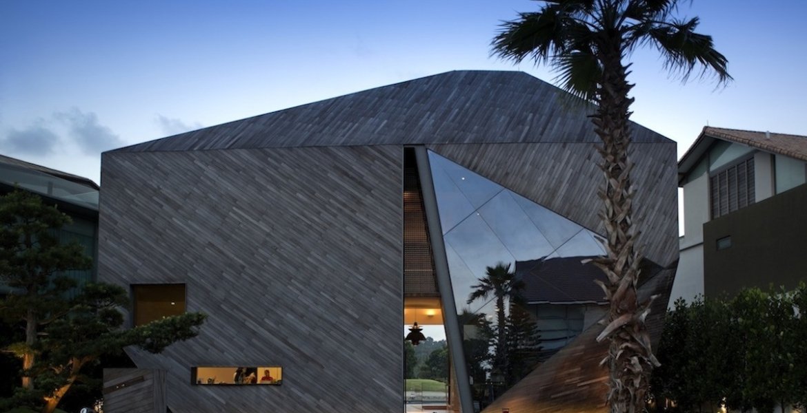 The Diamond House by Formwerkz Architects