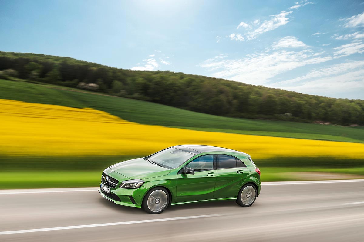 A-Klasse A 220d 4MATIC (Style), Elbaitgrün. Interieur Schwarz / Grün