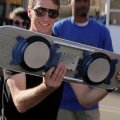 Doc Brown & Tony Hawk stellen das HUVr Hoverboard vor