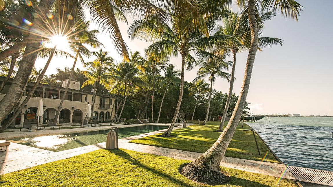 Phil Collins buys J.Lo’s Miami Home 1
