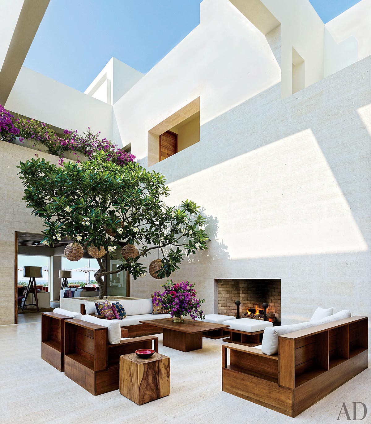 George Clooney sells his dream home “Casamigos” 3