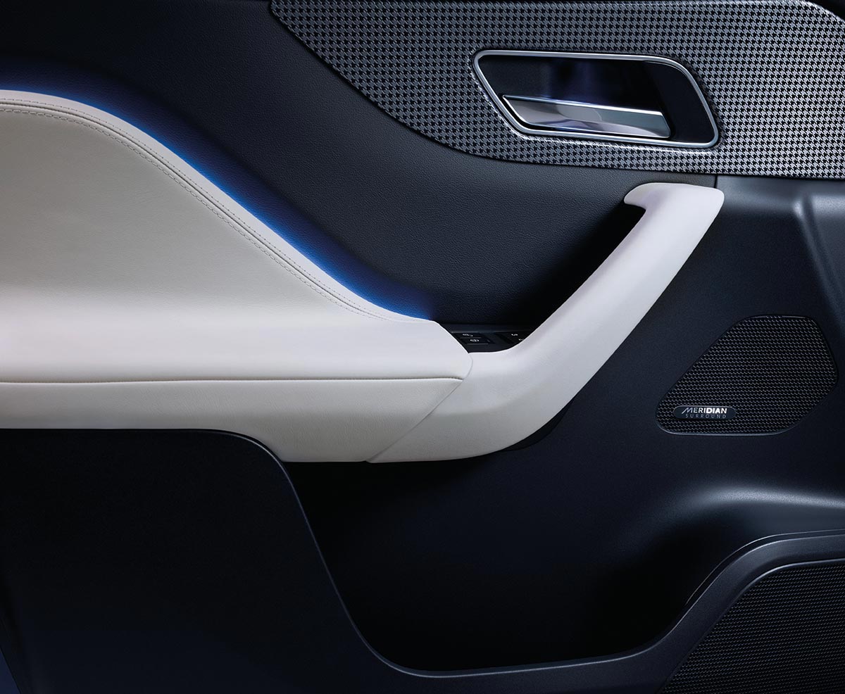 The new Jaguar F-Pace First Edition 15