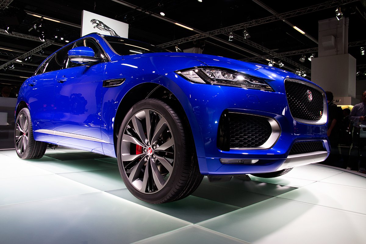 Jaguar-F-Pace-16