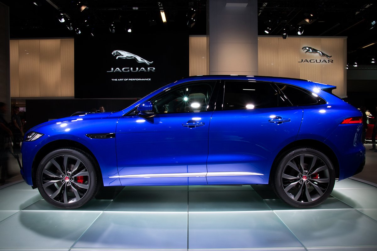 Jaguar-F-Pace-17