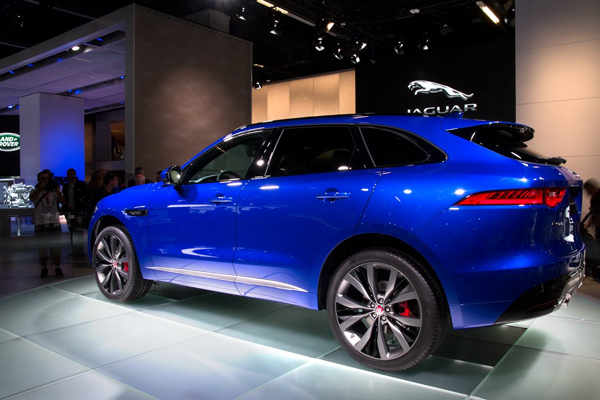 Jaguar-F-Pace-18
