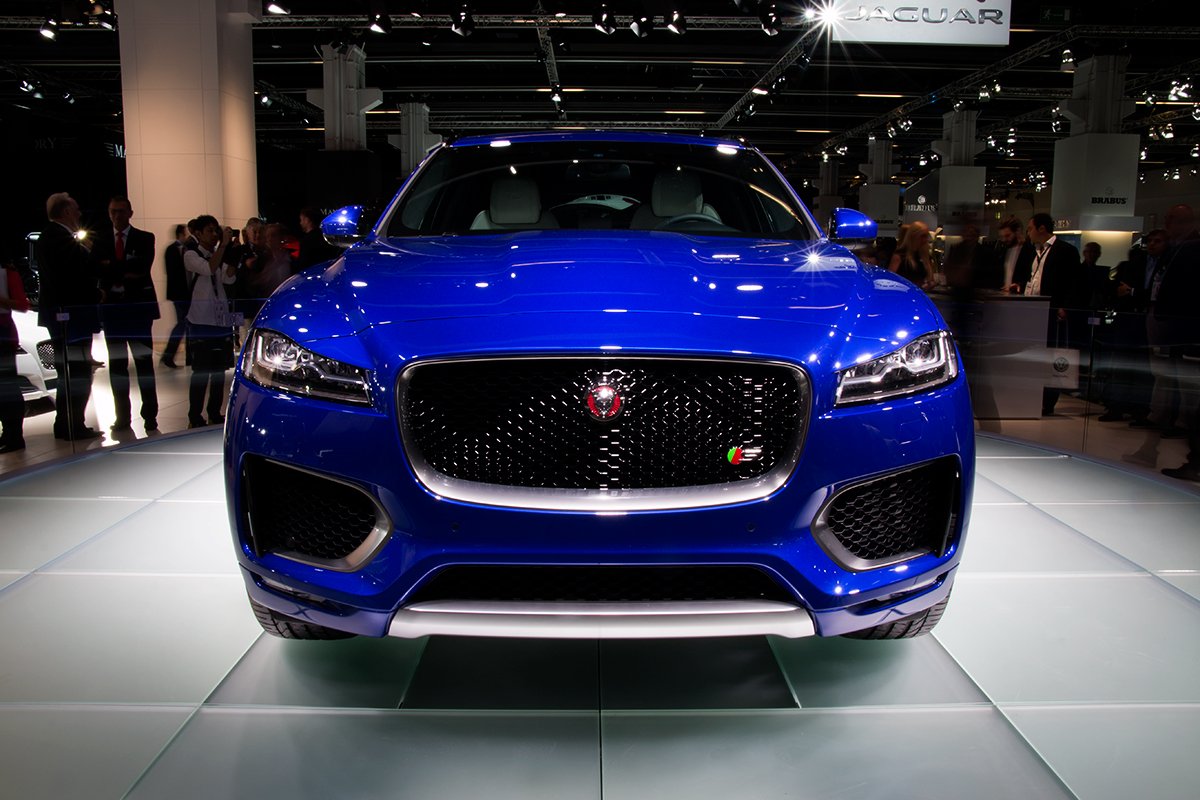 Jaguar-F-Pace-19