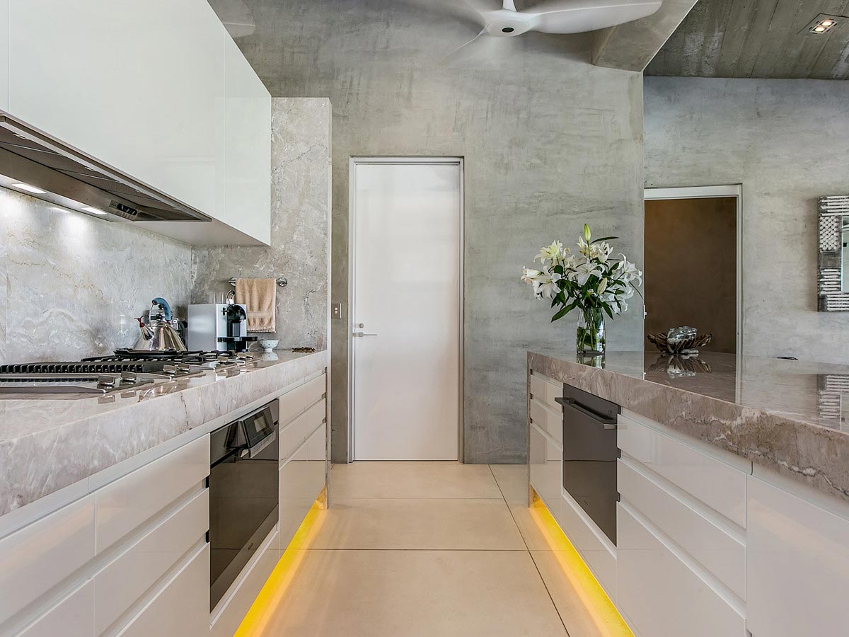 The Edge by Charles Wright Architects: Living at the Abyss 7