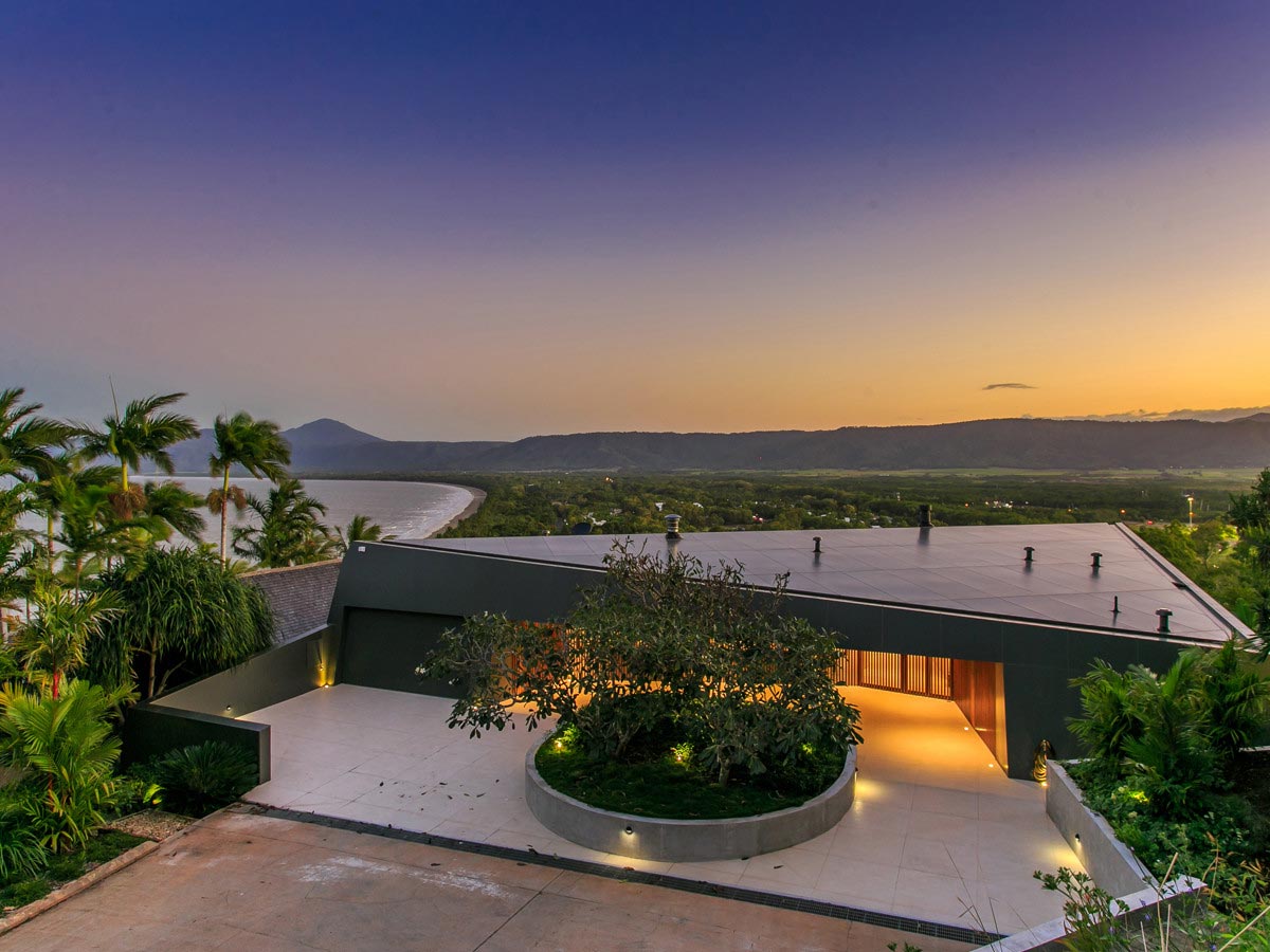 The Edge by Charles Wright Architects: Living at the Abyss 14