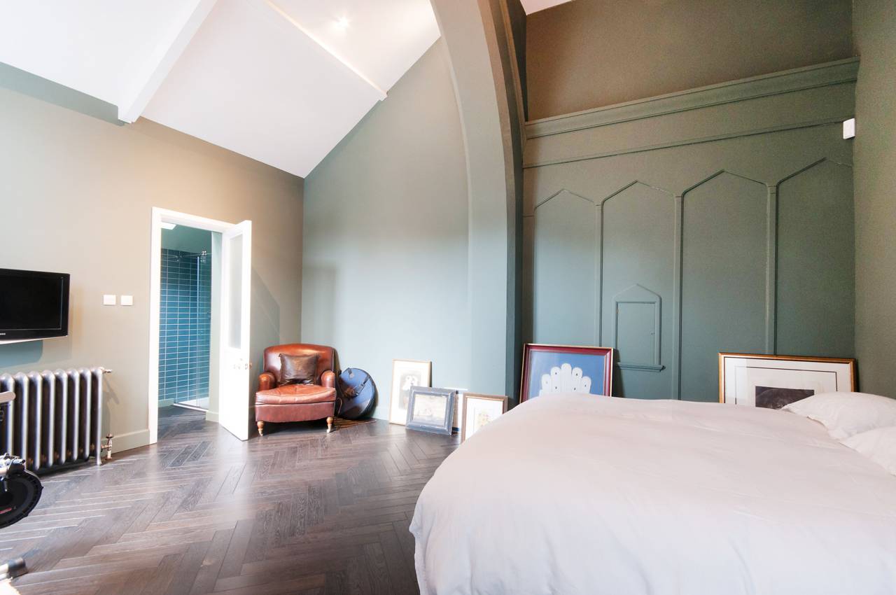 A massive London Church is transformed into a Luxury Home 8