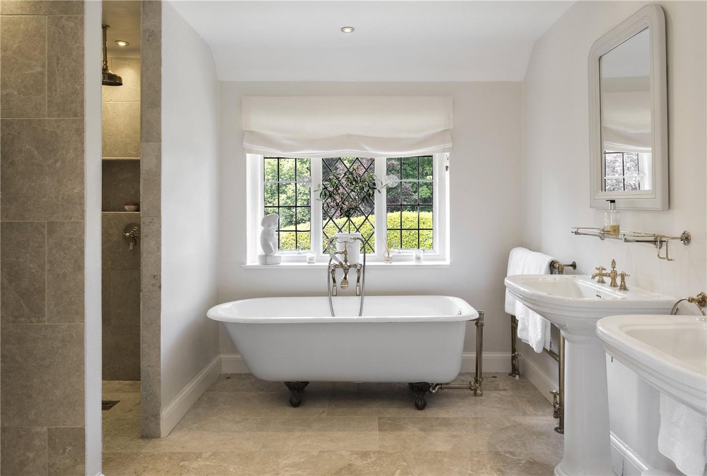 Roger Moore’s $7,5 Million Dollar Residence in England 7