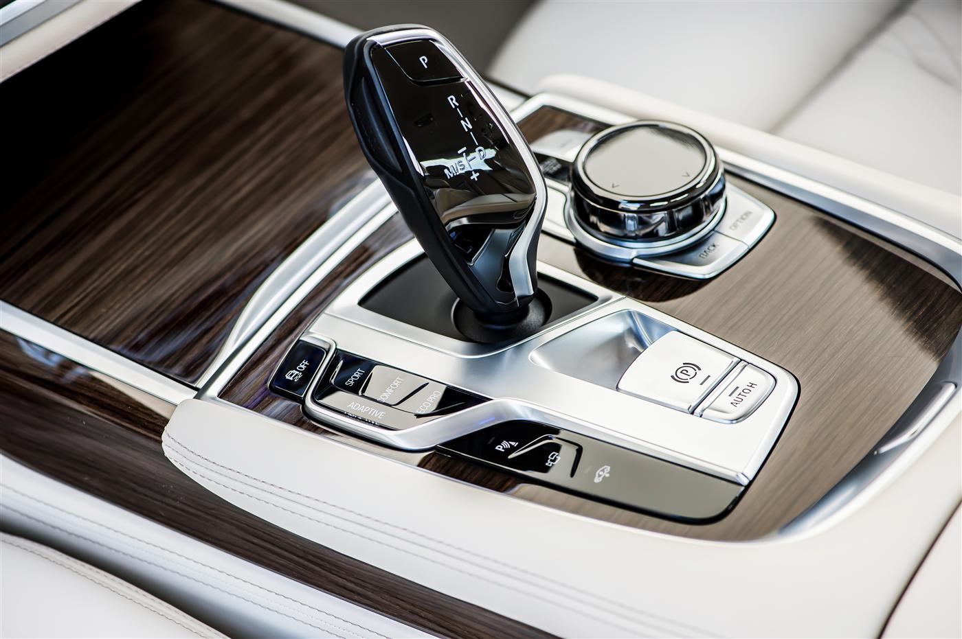 Introducing The 2016 BMW 7 Series 8