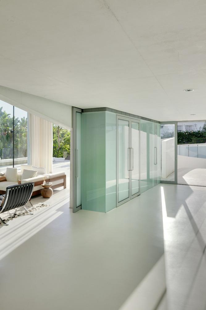 The “Jellyfish House” in Marbella 11