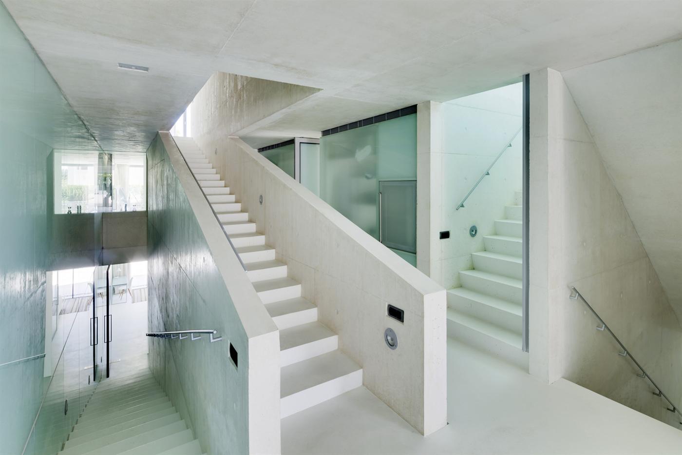 The “Jellyfish House” in Marbella 9