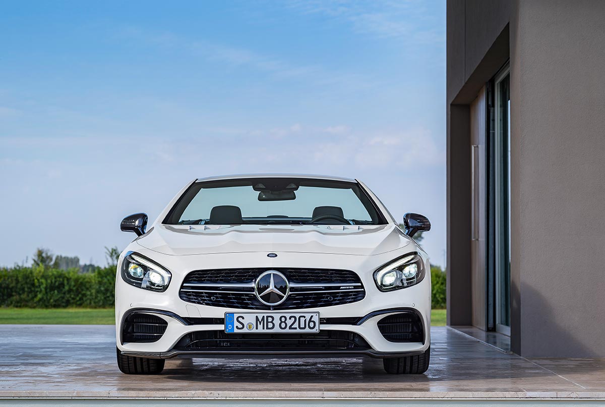 The Legendary Mercedes-Benz SL – Now Even More Dynamic 10