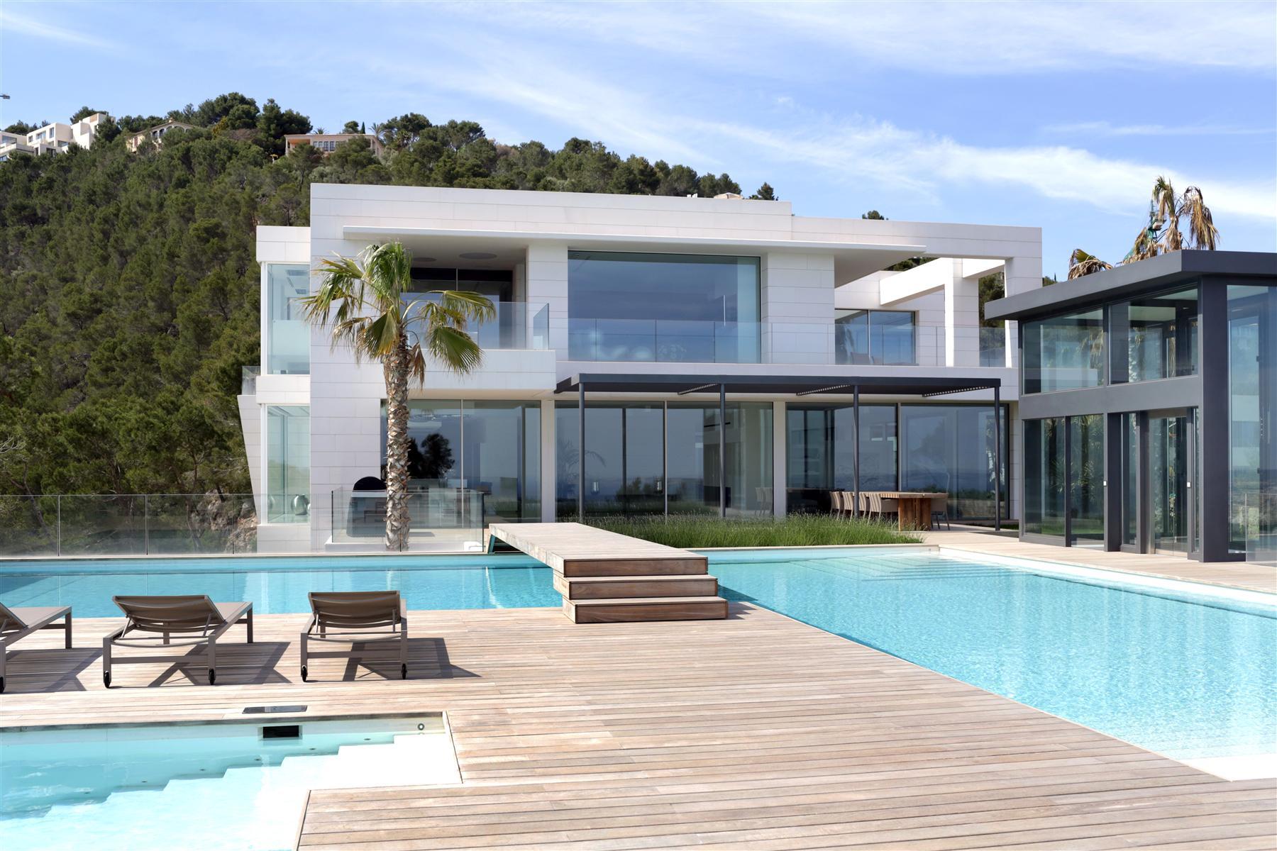 The Unique Chameleon Mansion in Son Vida, Mallorca 4