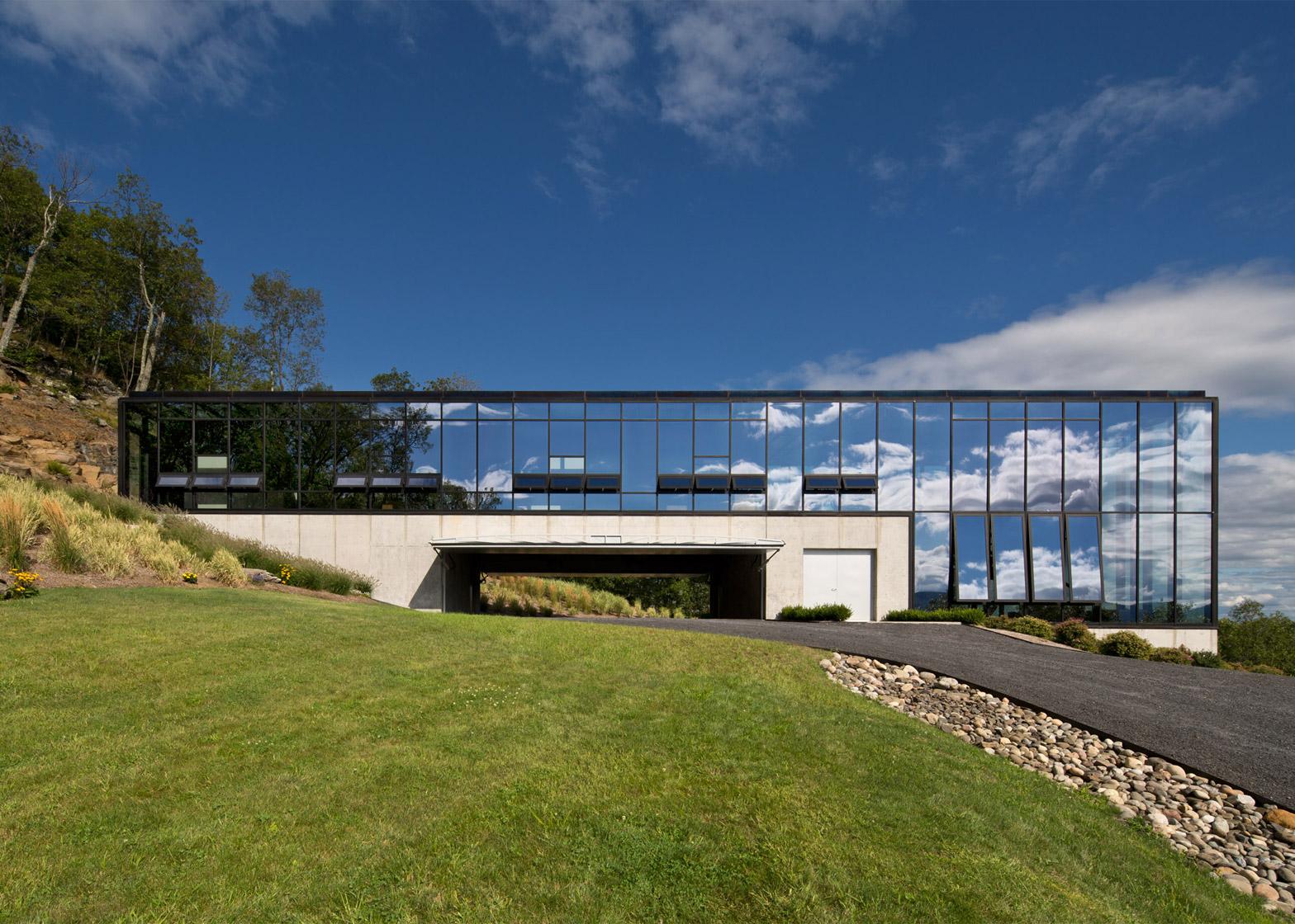 The Mirrored Hideaway in the Catskill Mountains 1