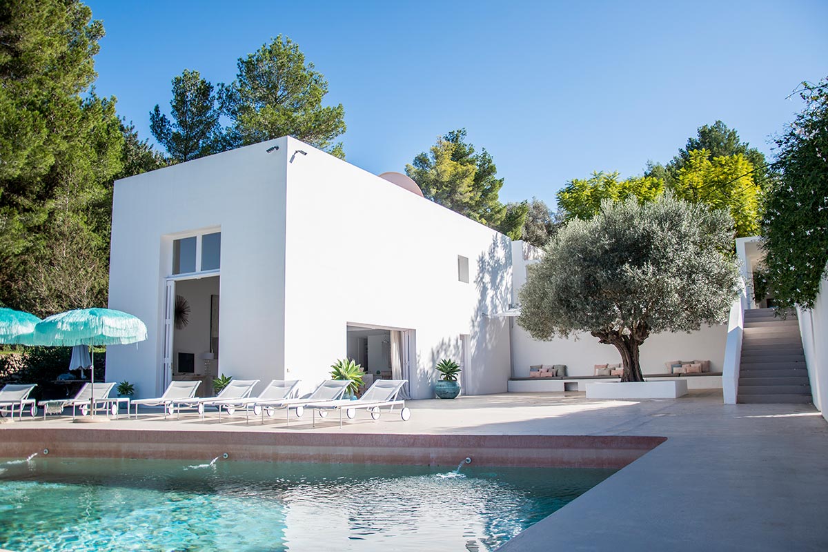 Beautiful Minimalist Villa in San Juan 10