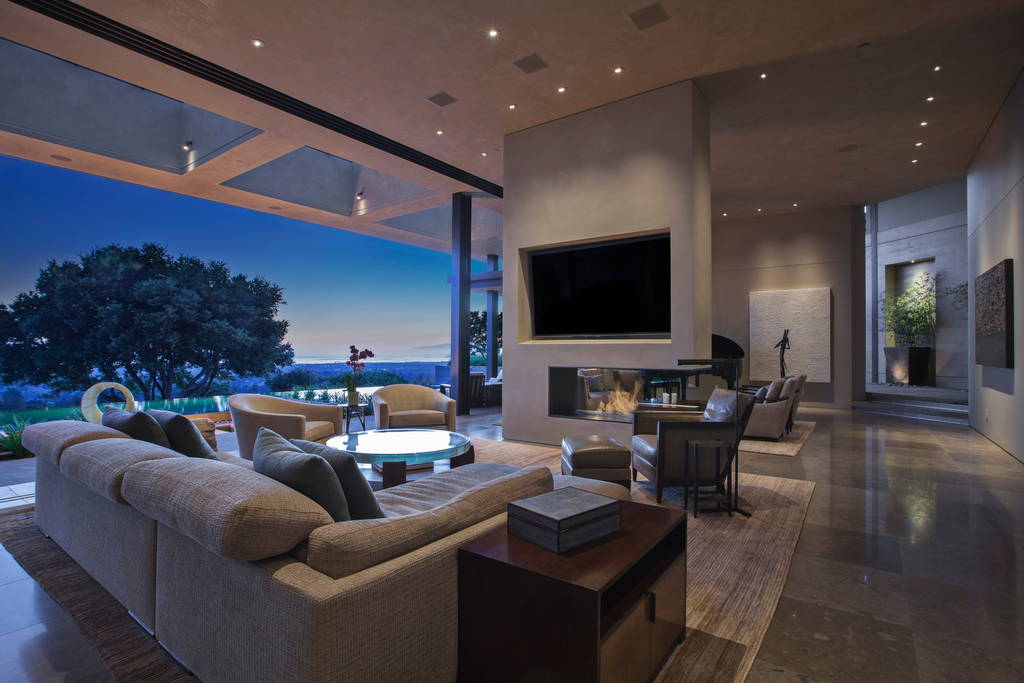 Stay at Beyonce’s Super Bowl airbnb for $10,000 per Night 10