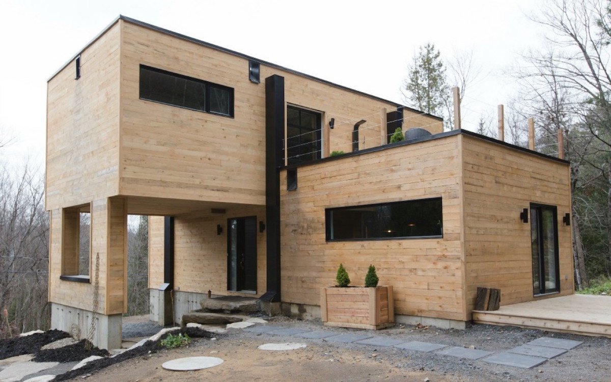 This Lady Built Her New Fantastic Home Out Of Shipping Containers 1