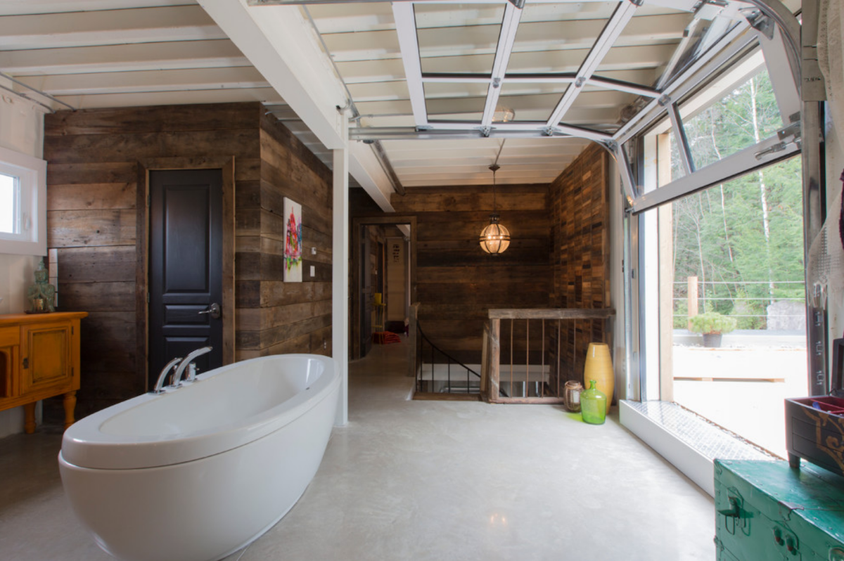 This Lady Built Her New Fantastic Home Out Of Shipping Containers 4