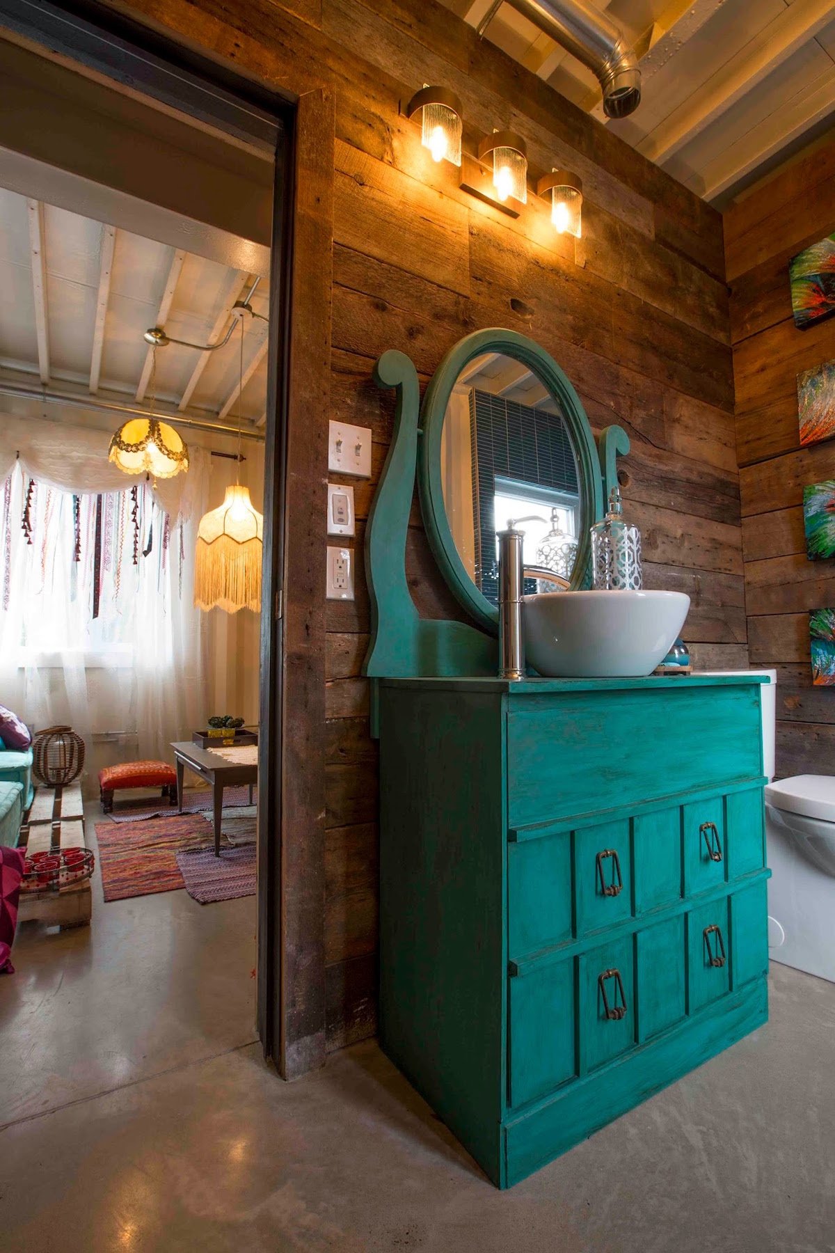 This Lady Built Her New Fantastic Home Out Of Shipping Containers 5
