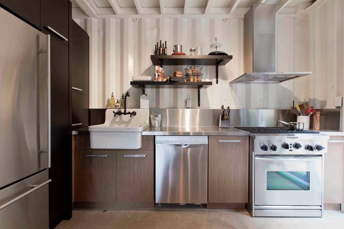 This Lady Built Her New Fantastic Home Out Of Shipping Containers 8