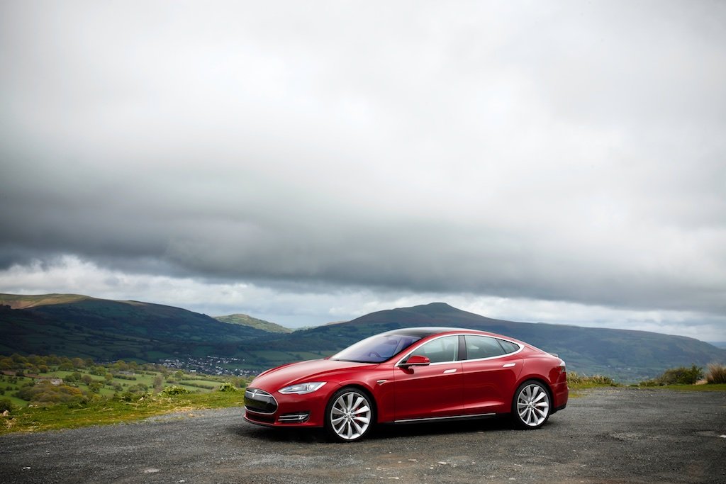 Pass The Control: The Tesla Model S 6