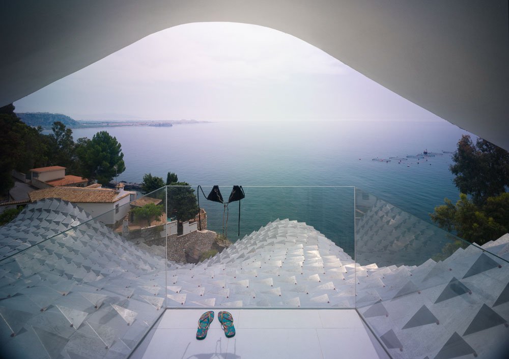 The House on the Cliff by GilBartolome Architecture 4