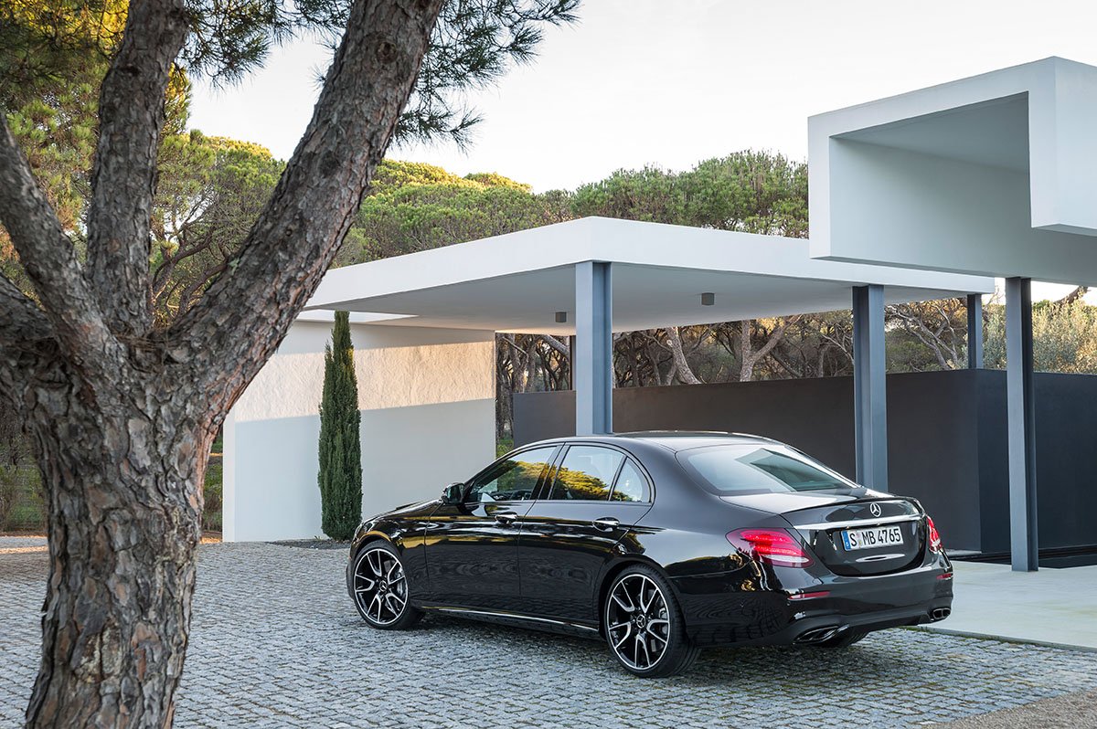 The new high-performance Mercedes-AMG E 43 4MATIC 4
