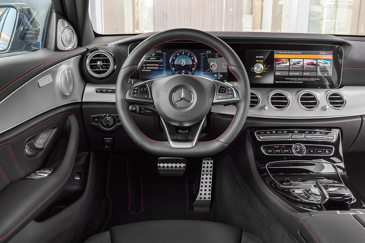 The new high-performance Mercedes-AMG E 43 4MATIC 11