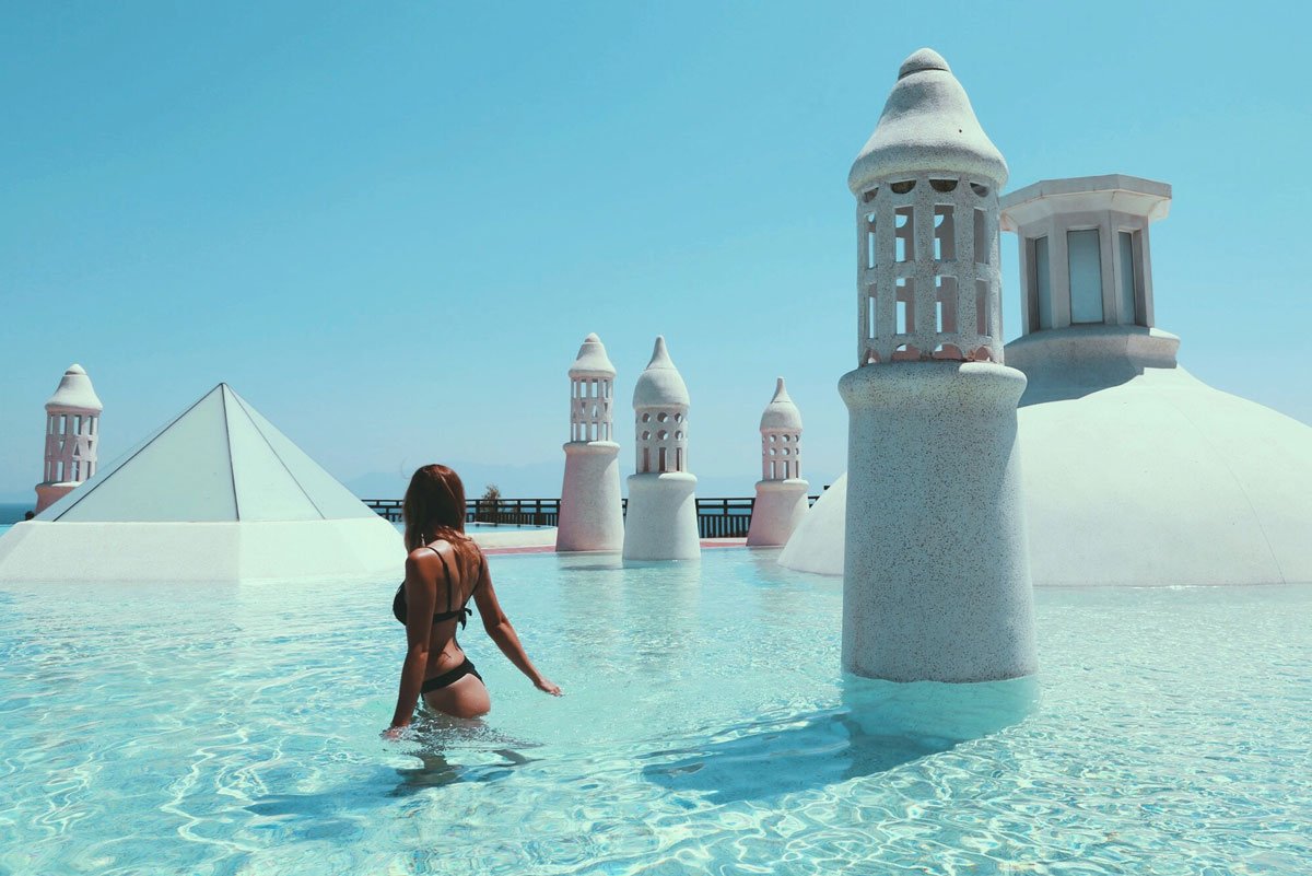 Around The World With Madeline Relph & Jourdan Bowen 12