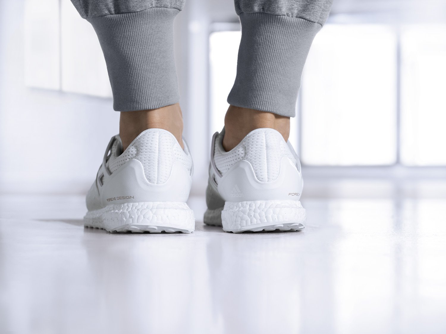 Porsche Design Sport by adidas launcht den All White #UltraBOOST 2