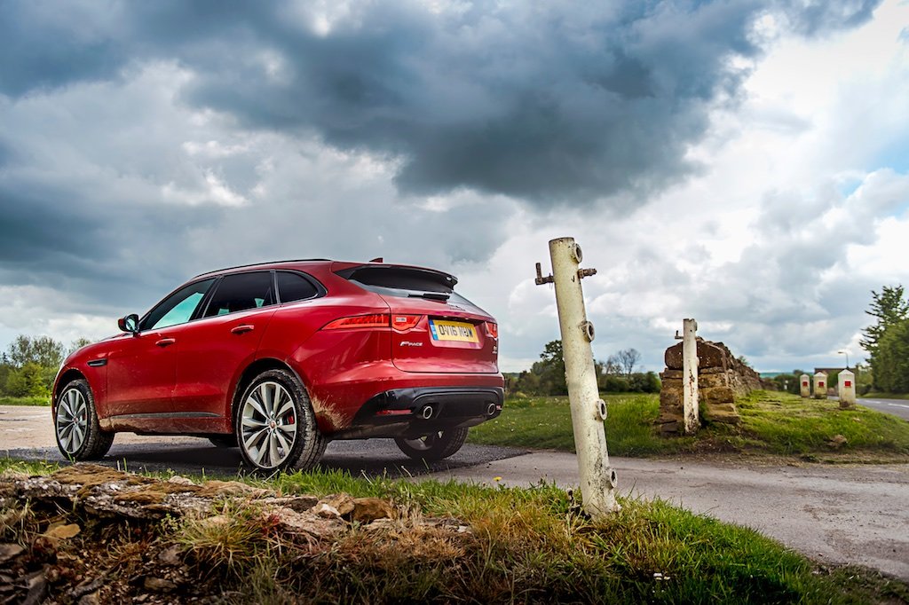 Big Cat – The Jaguar F-Pace First Drive 3