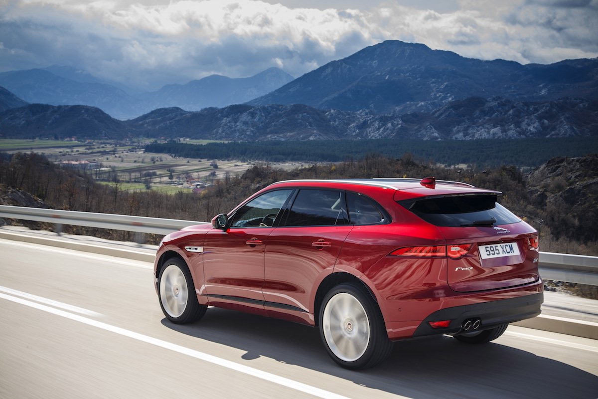 Raubkatze auf Beutefang: Der Jaguar F-Pace 4