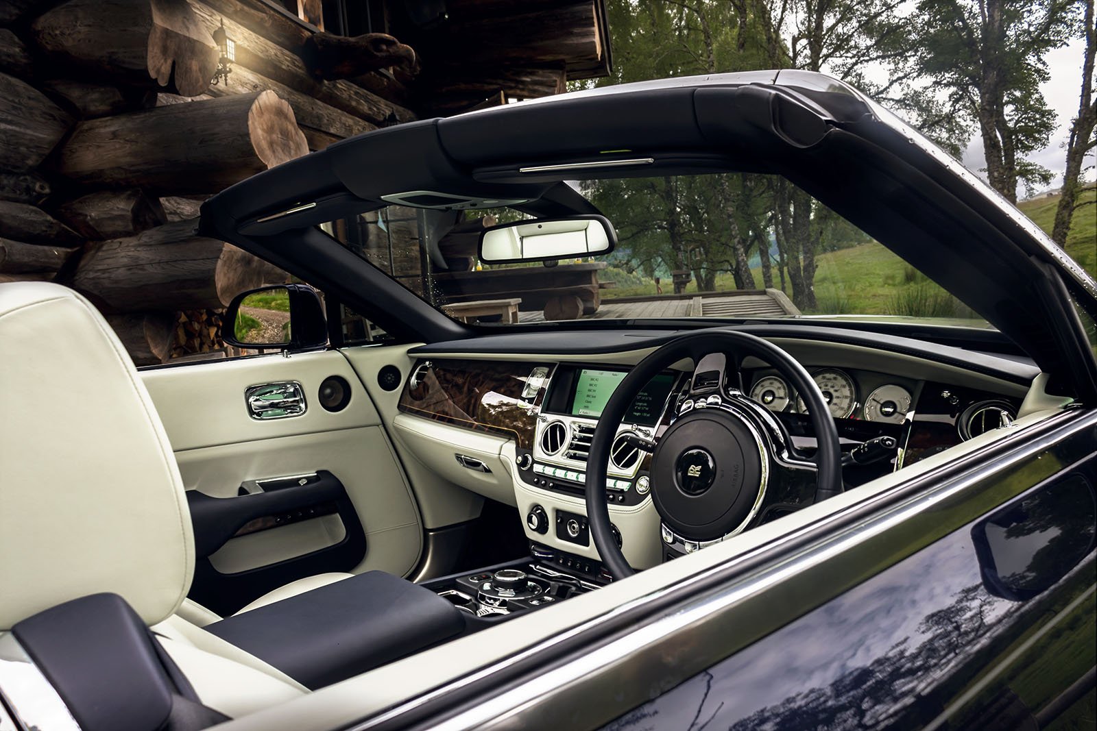 Drophead Delight in The Rolls Royce Dawn 4