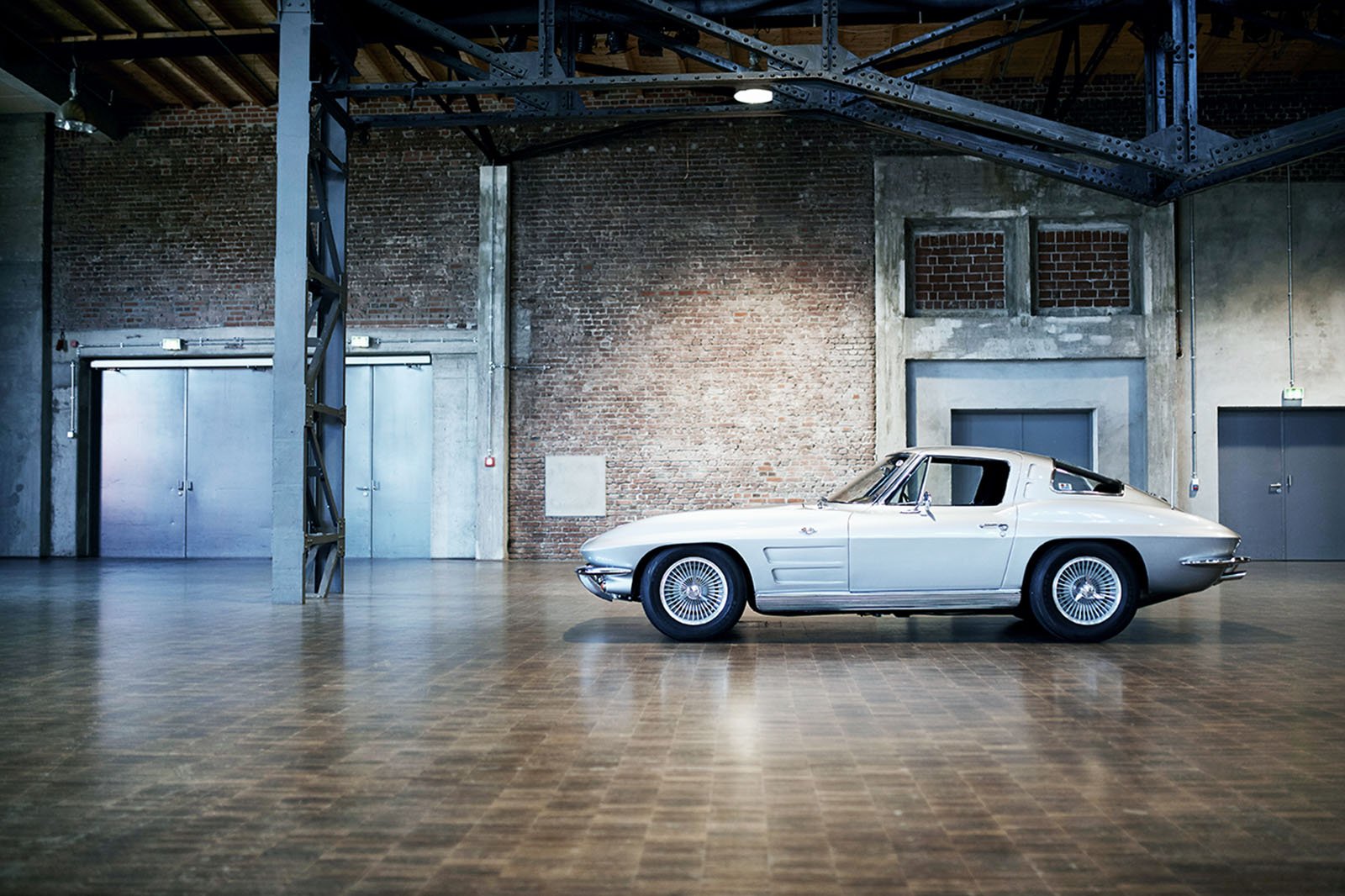 Corvette-C2-Split-Window-01