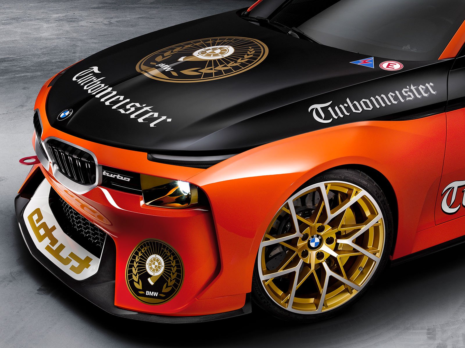 BMW 2002 Hommage feiert Geburt des Turbomotors 6