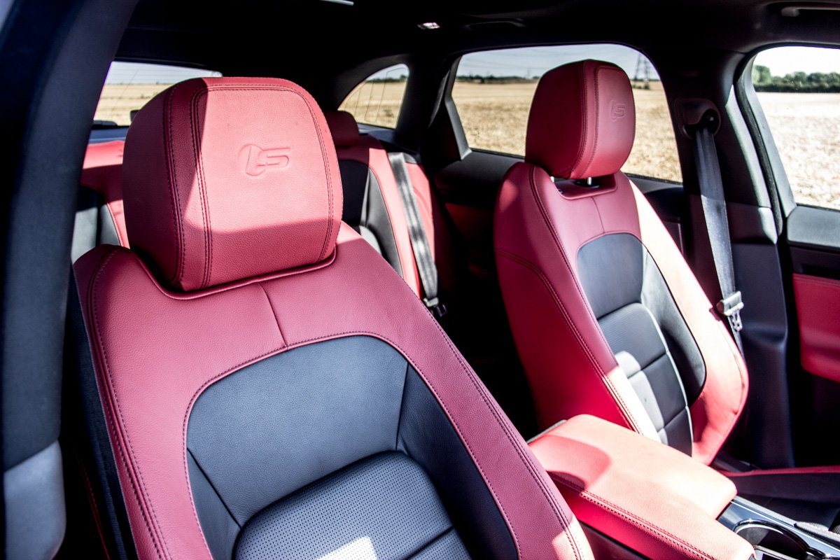 A Bigger Cat – The Jaguar F-Pace 9