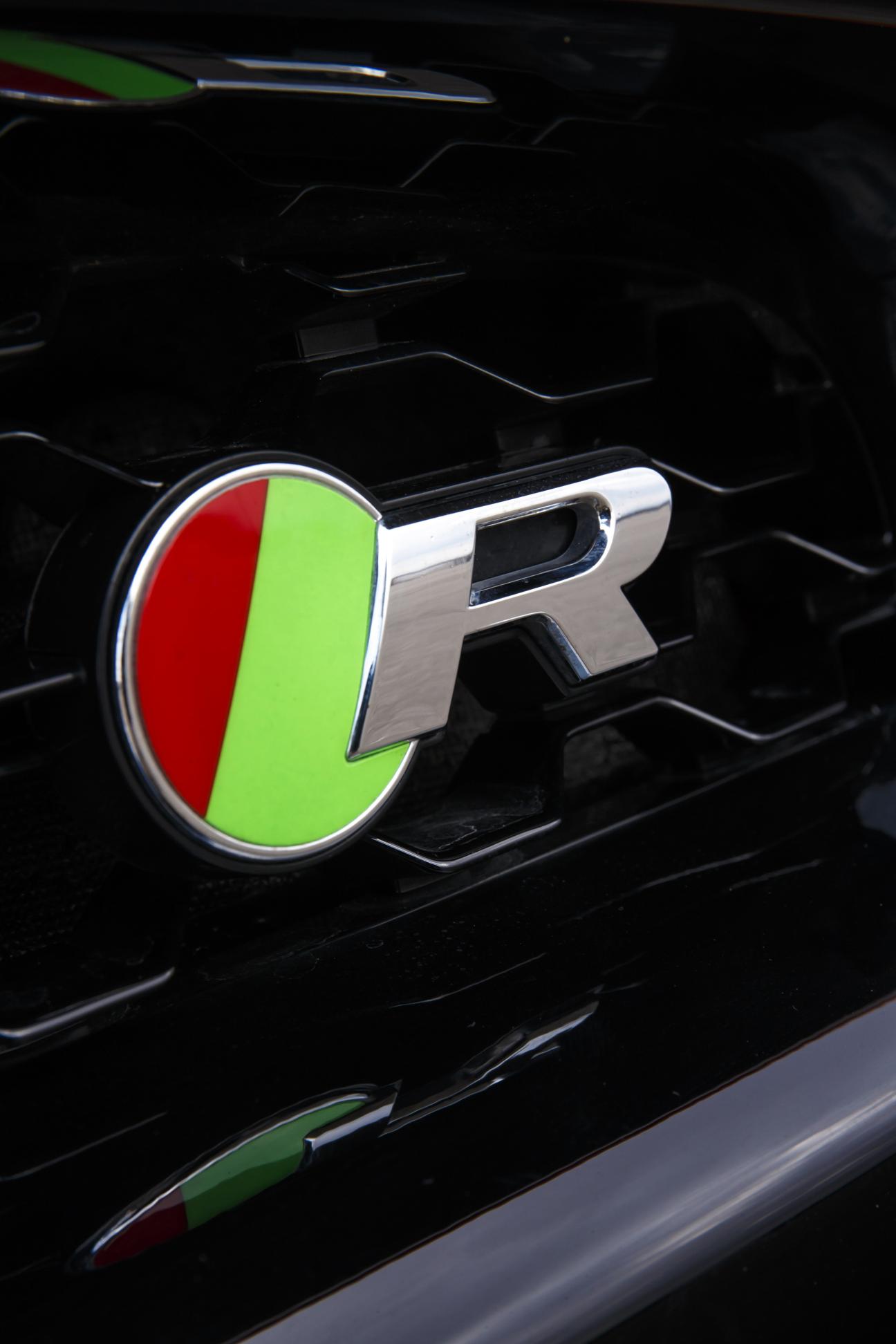 The Angry Cat – Jaguar F-Type R Coupe 5
