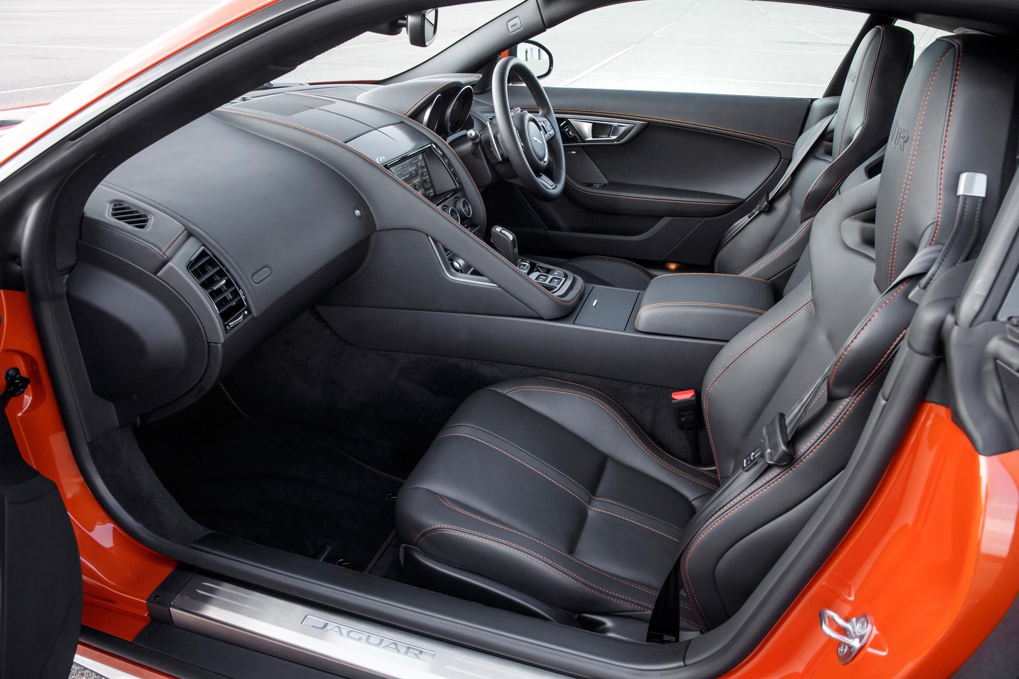 The Angry Cat – Jaguar F-Type R Coupe 4