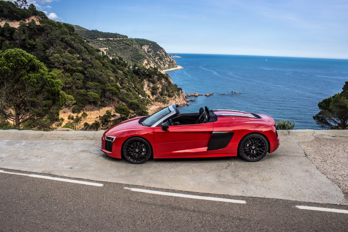 Topless V10 Pleasure in Barcelona – The R8 Spyder 6