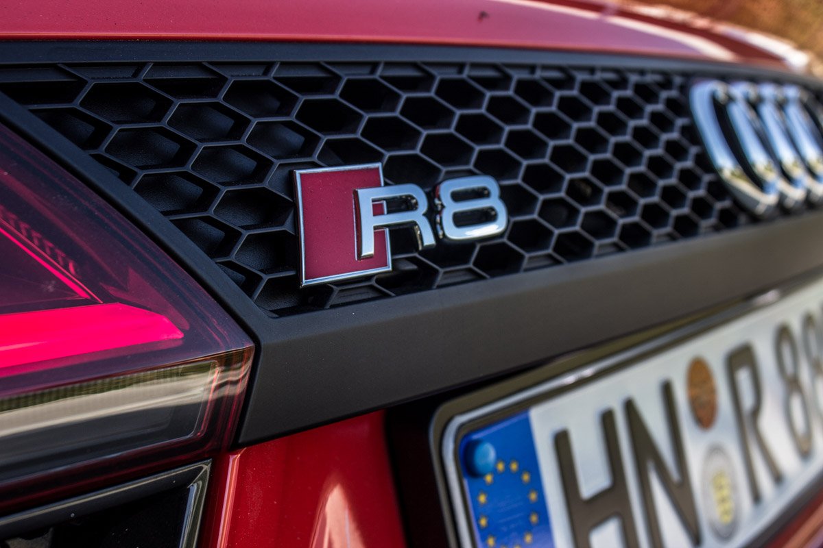Topless V10 Pleasure in Barcelona – The R8 Spyder 8