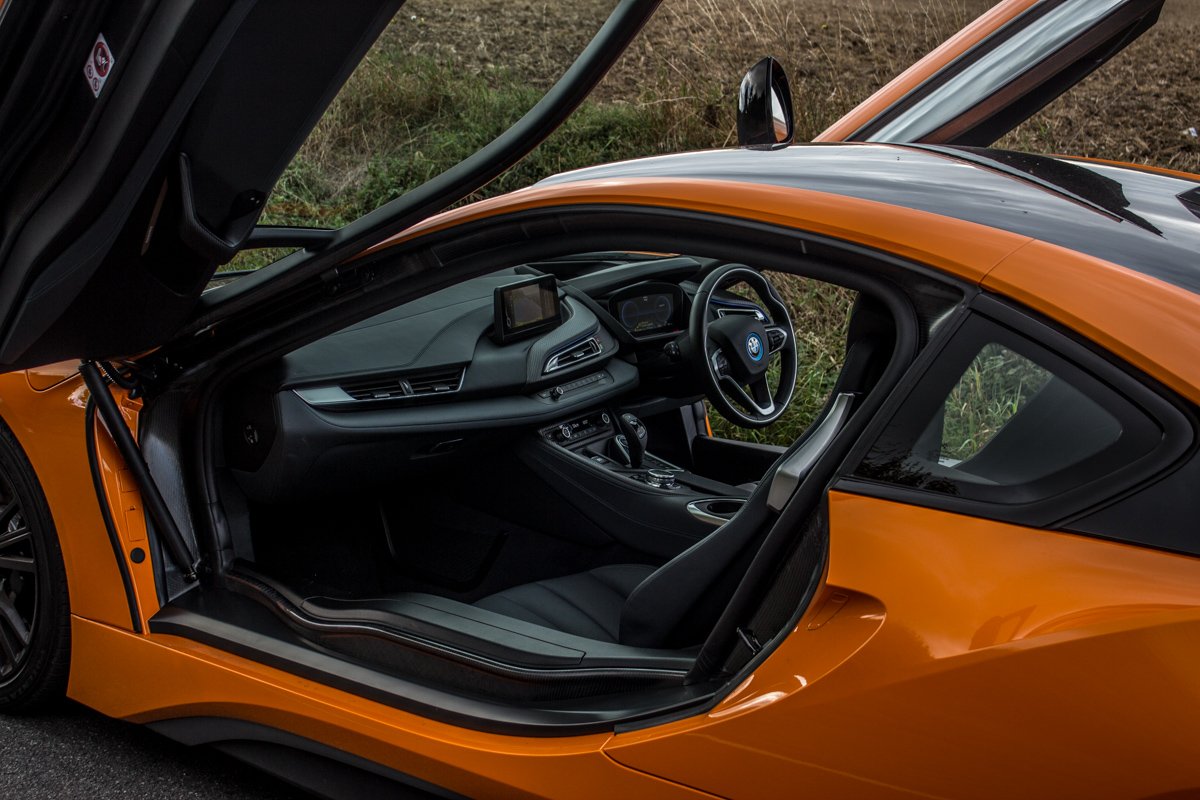 Hybrid Heaven in The BMW i8 8