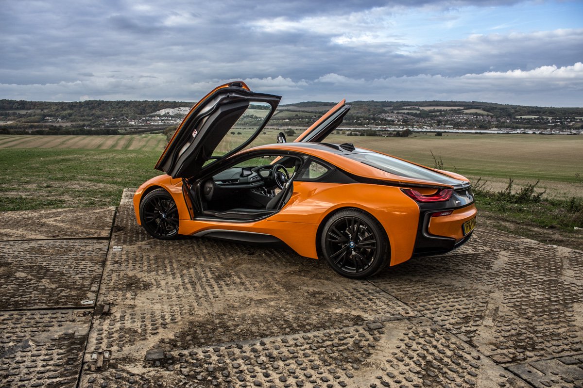 Hybrid Heaven in The BMW i8 7