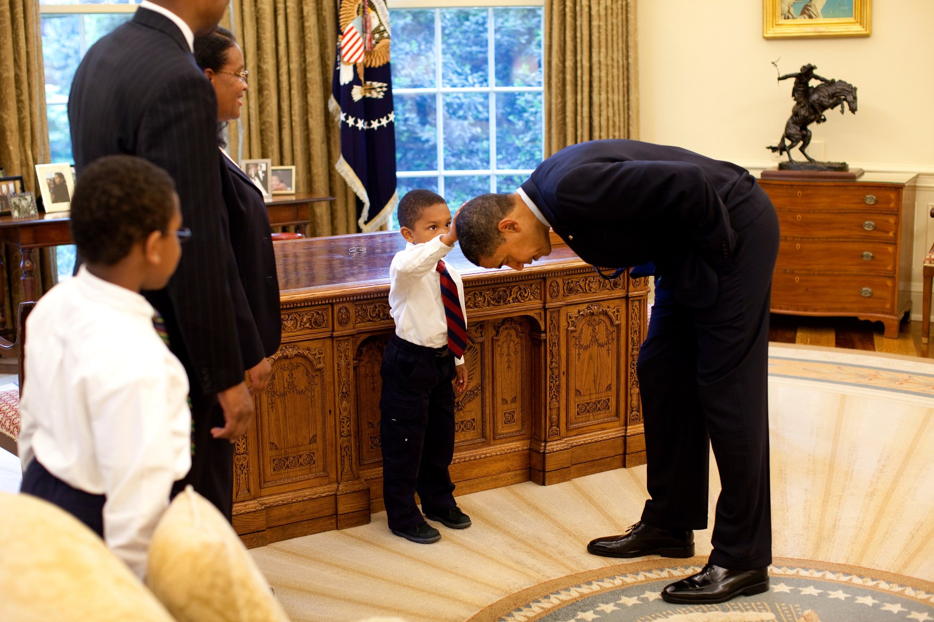 Official White House Photographer Pete Souza Reveals His Favourite Photos Of Obama 9