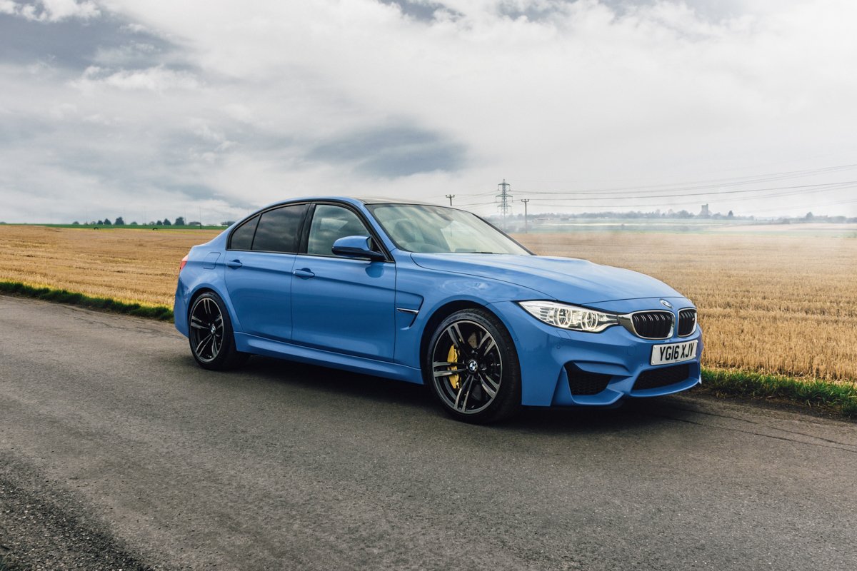 A true performaer: Winter Fun in the BMW M3 1
