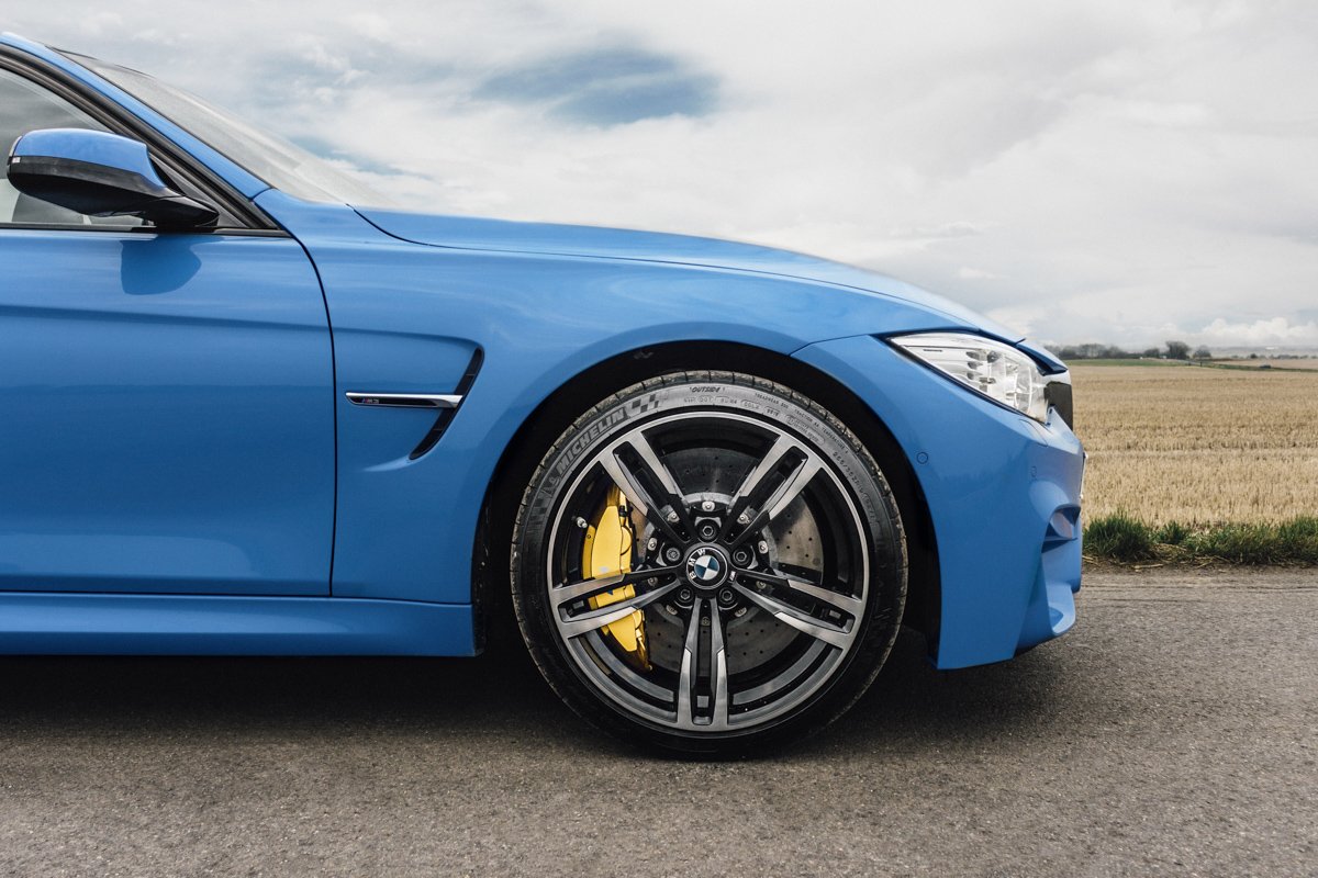 A true performaer: Winter Fun in the BMW M3 4
