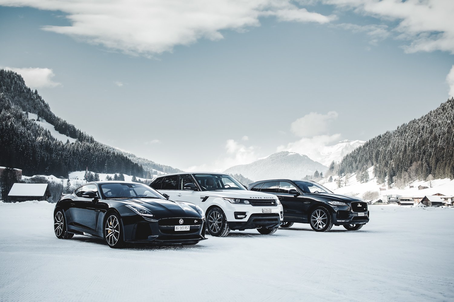 Die Jaguar Land Rover Ice Driving Experience in Gstaad 1