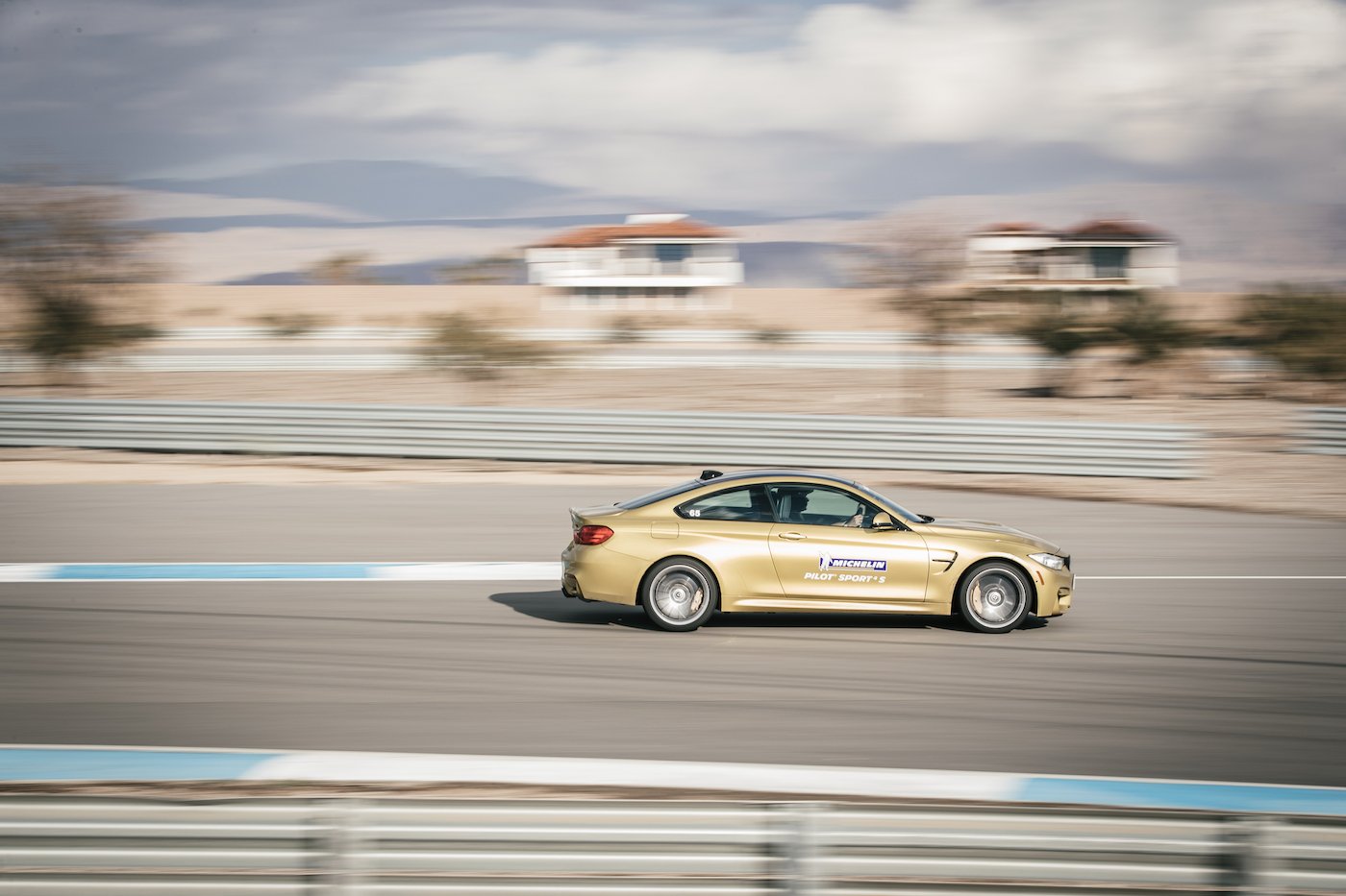 Qualmende Reifen in der kalifornischen Wüste: <br>Der Michelin Pilot Sport 4 S 13