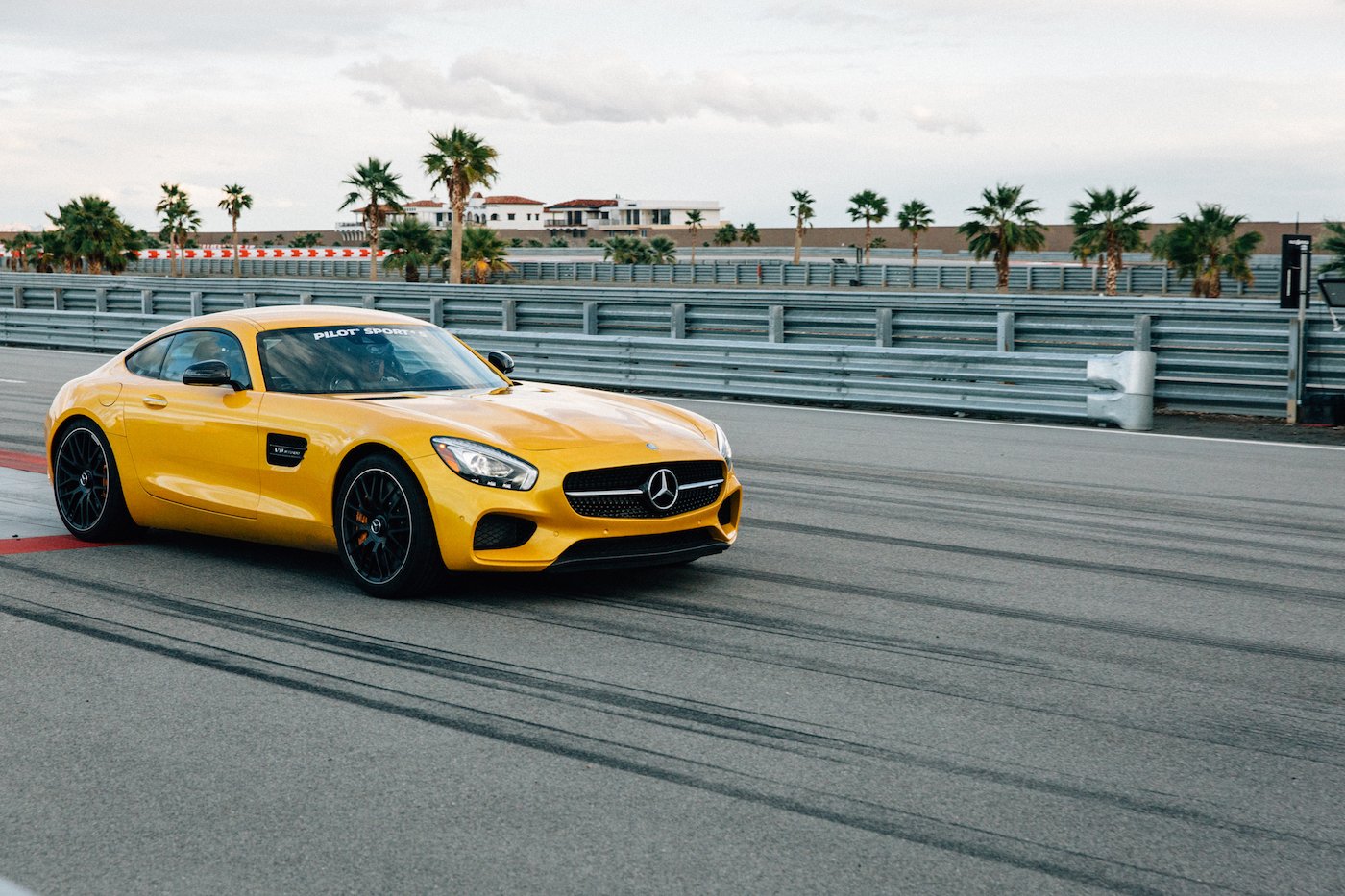 Qualmende Reifen in der kalifornischen Wüste: <br>Der Michelin Pilot Sport 4 S 12